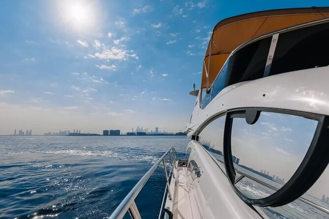 2 hour Private Yacht Tour with Dubai Marina Skyline View - Comfort, service, and practical arrangements