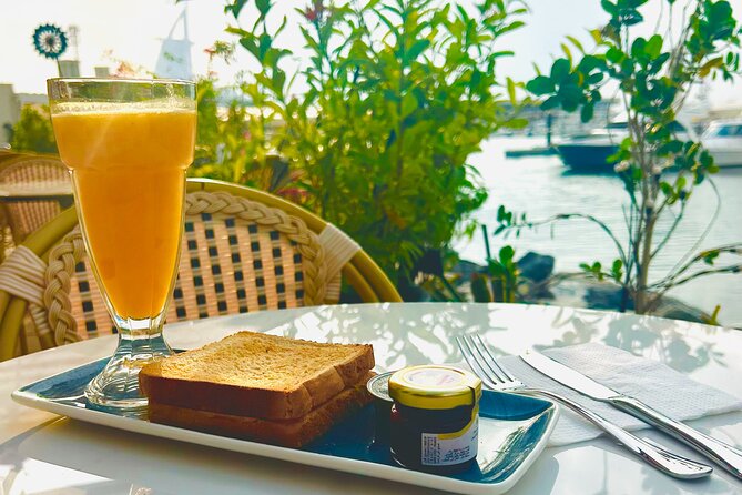 30-Min Jet Ski Tour: English Breakfast, Burj Al Arab View Bliss - Changing, lockers, and basic facilities