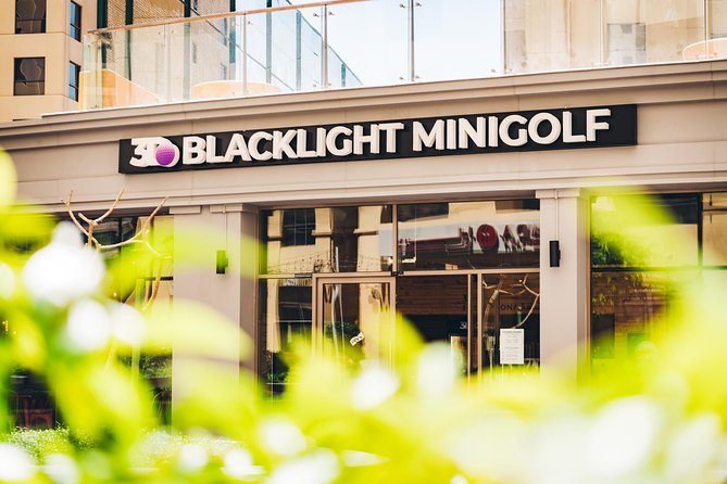 3d Blacklight Minigolf - Jbr / Marina Dubai - Three rooms, three different moods