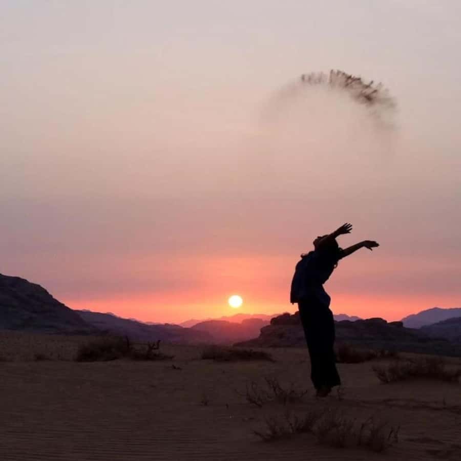 4Hour Jeep Tour (Morning or Sunset) Wadi Rum Desert Highligh - Climbing the Red Sand Dune