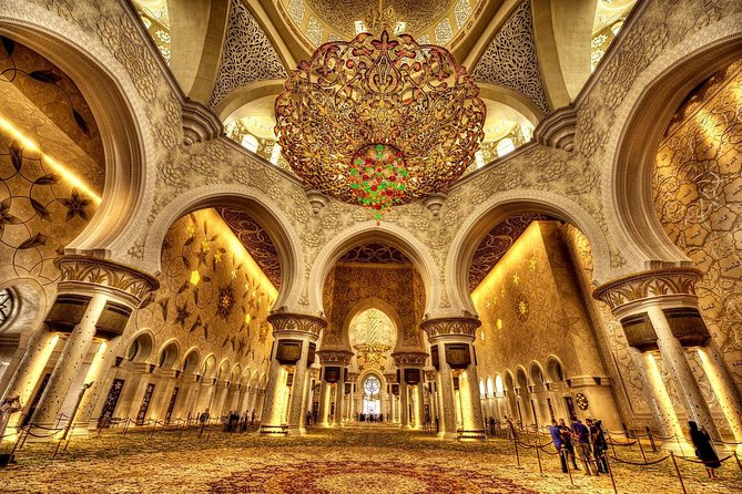 Abu Dhabi All Day Tour from Dubai - How the shared coach affects the day
