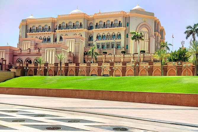 Abu Dhabi City Tour - Al Mina Market for a more local view