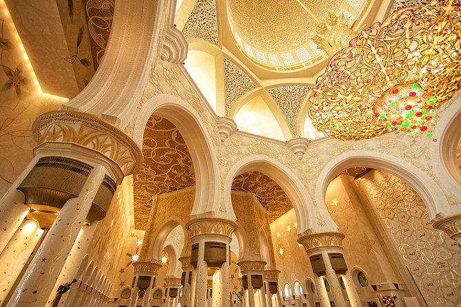 Abu Dhabi city tour & desert safari from Dubai - Heritage Village and Qasr Al Watan