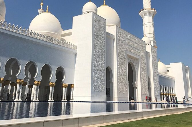 Abu Dhabi City Tour from Dubai - What the small-group format means