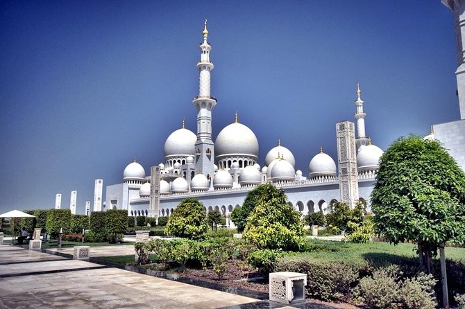 Abu Dhabi Full-Day Tour from Dubai - Emirates Palace is a quick look, not a hotel visit