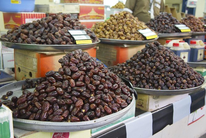 Abu Dhabi Half Day City Tour - Abu Dhabi Dates Market: useful for shoppers, optional for everyone else