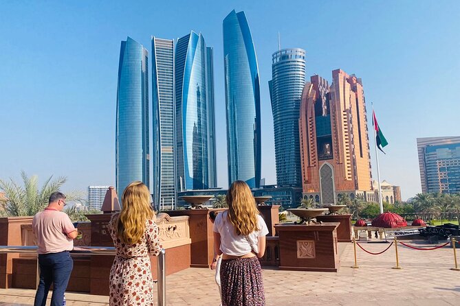 Abu Dhabi Half Day City Tour Sharing Experience - What the guides add to the experience