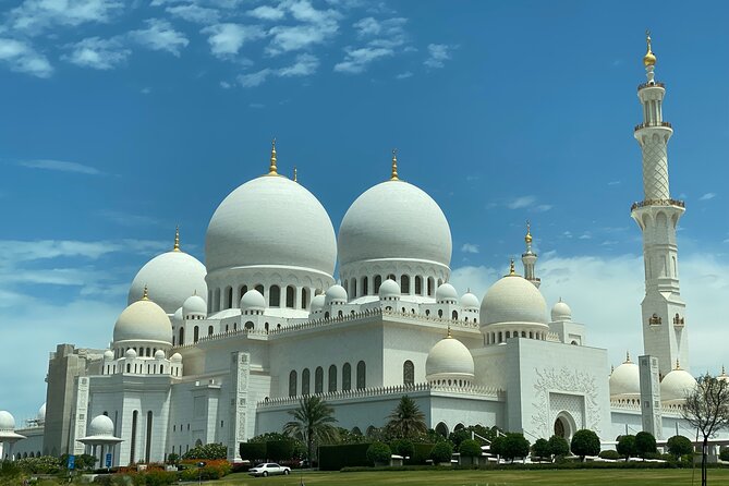 Abu Dhabi Half Day City Tour Sharing Experience - Emirates Palace and the city’s polished face
