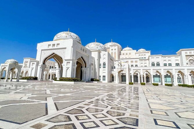 Abu Dhabi Private City Tour From Dubai - Lunch and shopping at Marina Mall