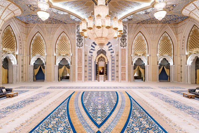 Abu Dhabi Sheikh Zayed Grand Mosque, Louvre, Qasr Al Watan Palace - Sheikh Zayed Grand Mosque: begin with the city’s great visual moment