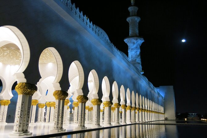Abu Dhabi Sheikh Zayed Grand Mosque Tour - The value of the guide