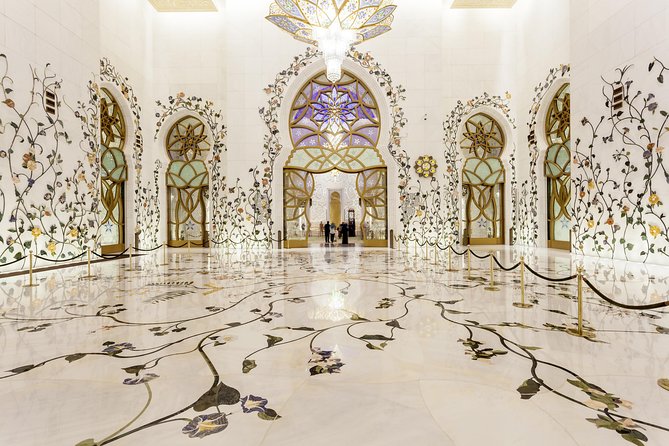 Abu Dhabi Sheikh Zayed Mosque Half-Day Guided Tour from Dubai - Morning or afternoon: which departure is better?