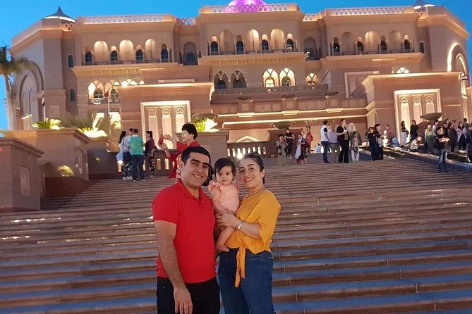 Abu Dhabi Sightseeing Tour from Dubai - The guide can make or break the day