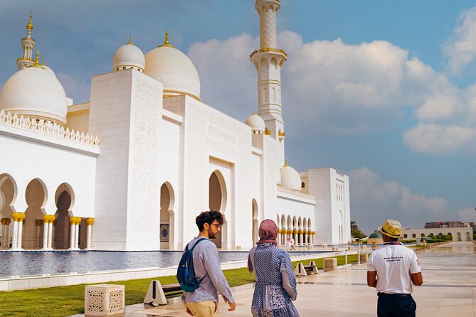 Abu Dhabi Sightseeing Tour: Sheikh Zayed Mosque, Heritage Village & Dates Market - Heritage Village and the Abu Dhabi of an earlier era