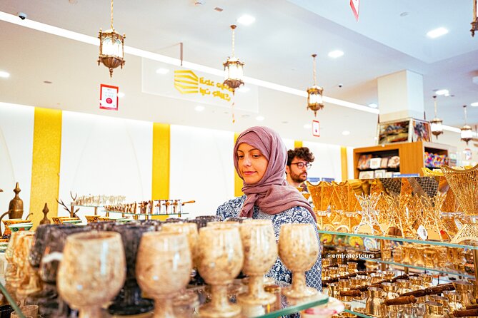 Abu Dhabi Sightseeing Tour: Sheikh Zayed Mosque, Heritage Village & Dates Market - Buying dates at Abu Dhabi’s main Dates Market