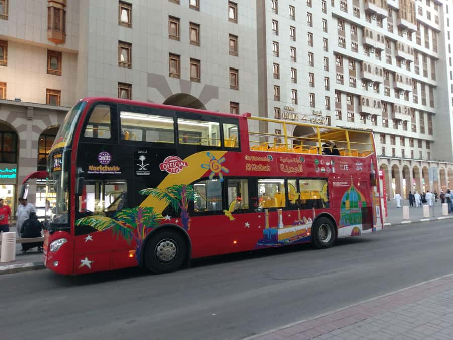 Al Madinah: City Sightseeing Hop-On Hop-Off Bus Tour - Qiblatain Mosque and the Trench Battlefield