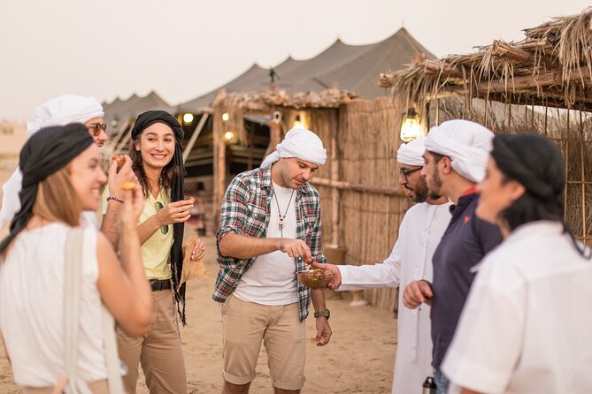 Al Marmoom Oasis Luxury Tent with Bedouin Dinner - Arriving at Al Marmoom from Al Qudra