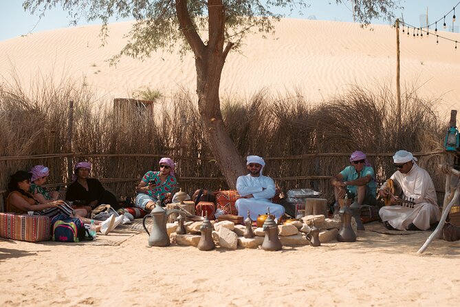 Al Marmoom Oasis Luxury Tent with Bedouin Dinner - What dinner is like at Al Marmoom