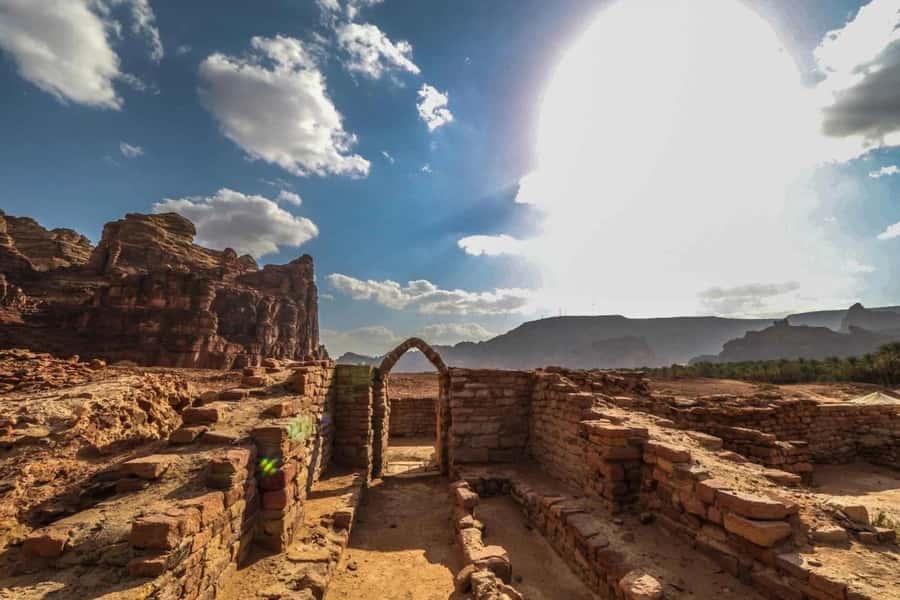 Al Ula: Dadan and Jabal Ikmah Tombs Guided Tour - Meeting at Winter Park and getting started