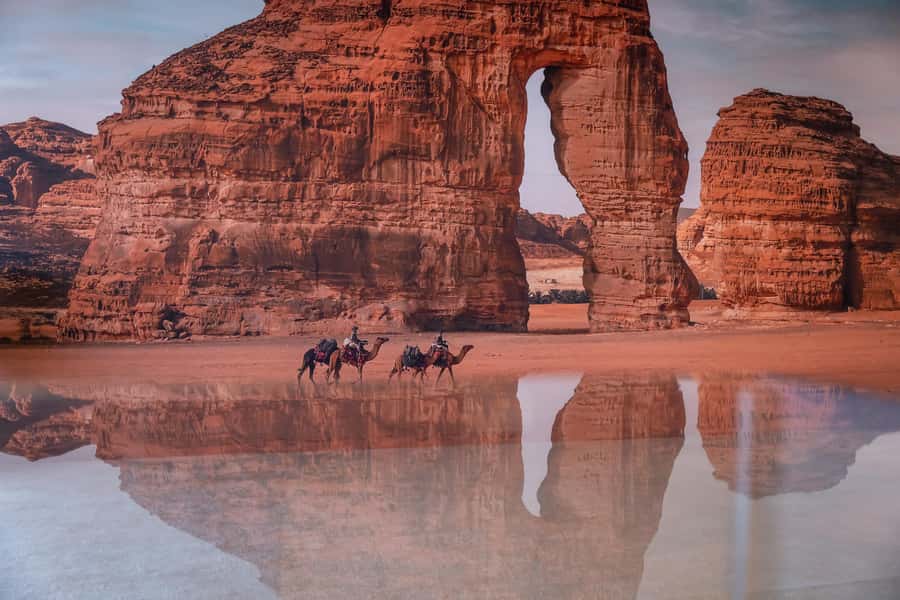 AlUla: Discover AlUla Like a Local Guided Tour - Hegra and the Nabataean tombs