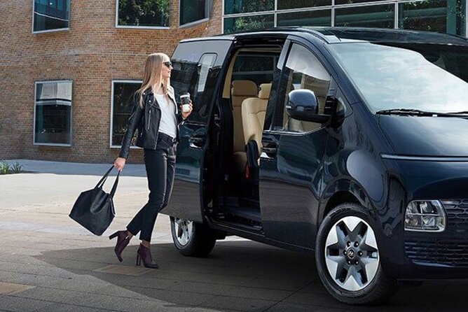 Amman Airport Transfer vice versa - Drivers who add useful help along the way