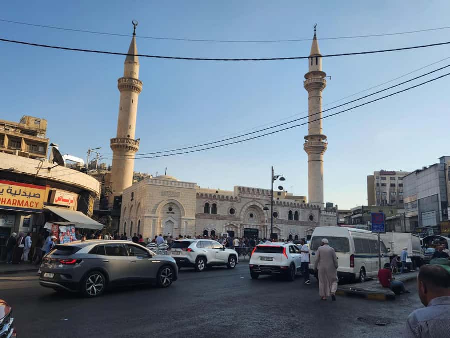 Amman: Culture, History, Tradition & Food Day or Night Tour - Art, tea, and less obvious corners of central Amman