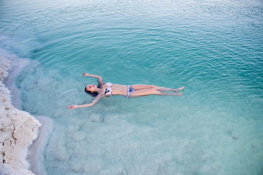 Amman: Dead Sea Day Tour with Optional Entry Fees and Lunch - Choosing between Holiday Inn and Crowne Plaza