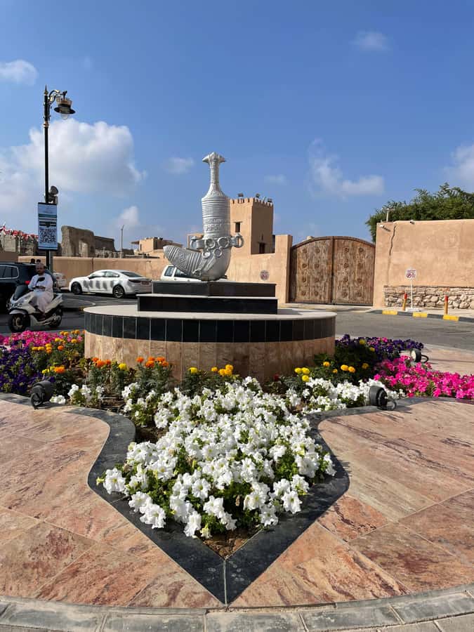 AMOUAGE: Full Day Private Trip to Nizwa and Al Jabal Akhdar - Lunch in Nizwa and local food choices