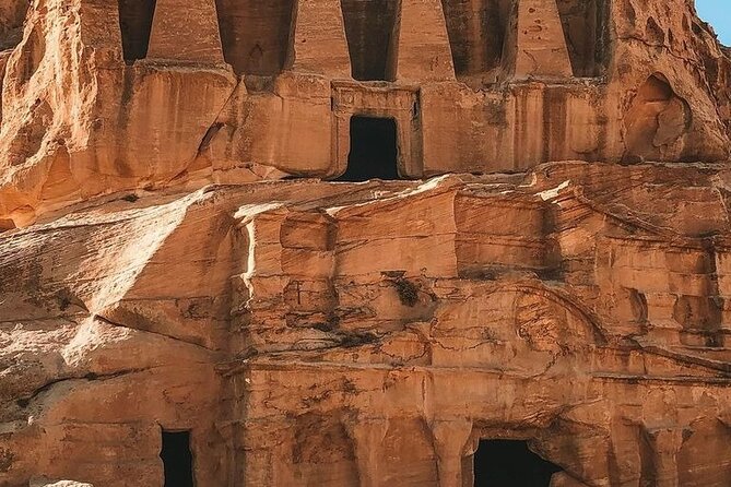 Aqaba Shore Excursion: Private Petra Sightseeing Tour with Lunch - Private service, guide languages, and group size
