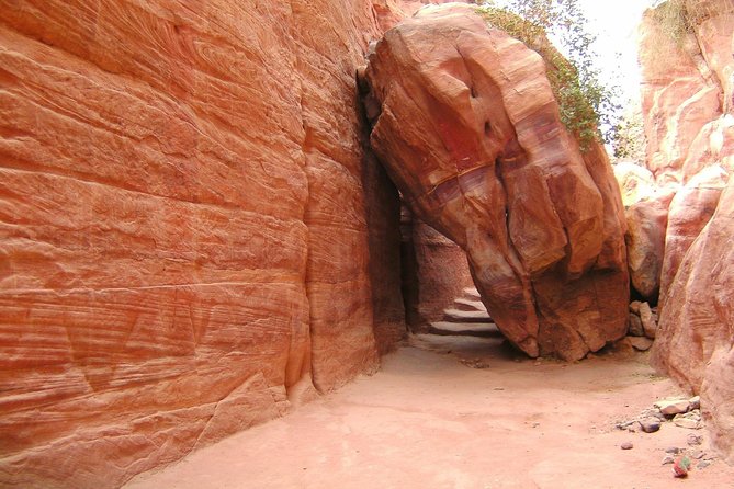 Aqaba Shore Excursion: Private Petra Sightseeing Tour with Lunch - The drive from Aqaba to Petra