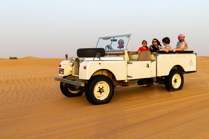 Authentic Safari in Vintage Land Rover with Traditional Dinner - Sunset Falconry in the Open Desert