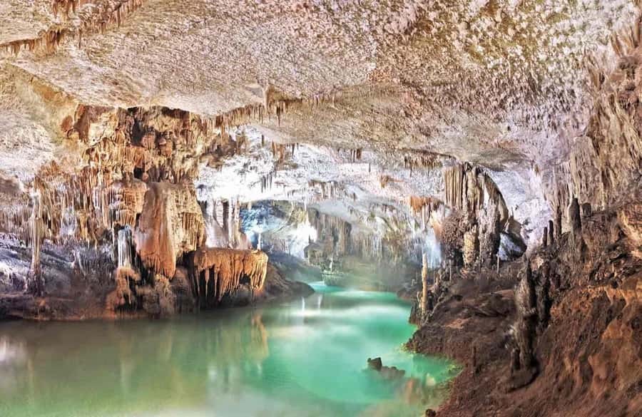 Beirut: Jeita Grotto, Harissa, Byblos group tour & Guide - Key points to know before booking
