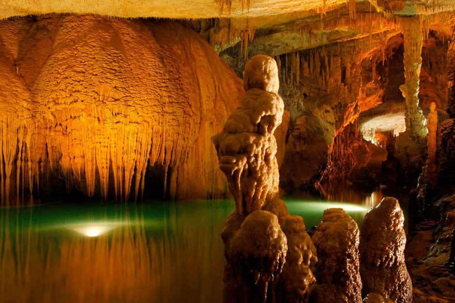 Beirut: Jeita Grotto, Harissa, Byblos group tour & Guide - Harissa brings the best high view