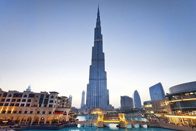 Burj Khalifa 124 & 125 Floor - Off peak ticket - The virtual reality look at the pinnacle