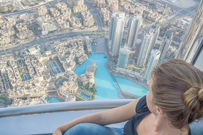 Burj Khalifa Ticket with The Cafe Treat - Level 125 adds room to look around