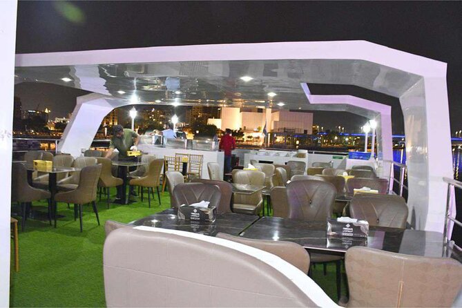 Catamaran Cruise with Dinner at Al Jaddaf Dubai - Finding the right seat and handling a busy sailing
