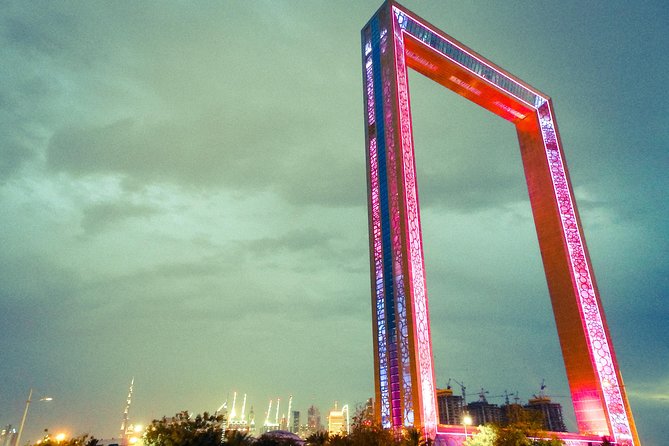 Combo Dubai Frame and Desert Safari with Dinner - The guide can shape the whole afternoon