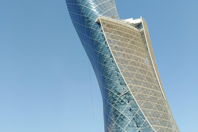 Day Tour of Abu Dhabi from Dubai - Emirates Palace offers a polished ten-minute view