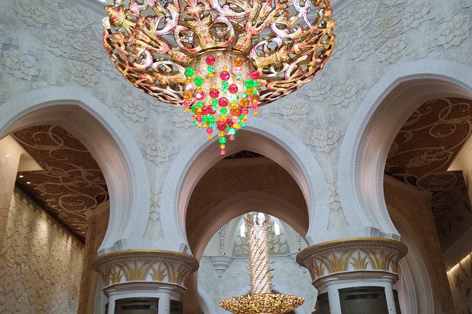 Day Tour of Abu Dhabi from Dubai - Heritage Village gives you a quick look at older Abu Dhabi