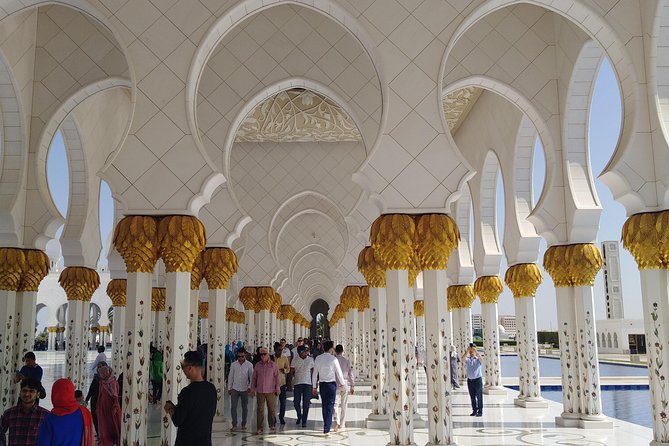 Day Tour of Abu Dhabi from Dubai - The road time shapes the whole day