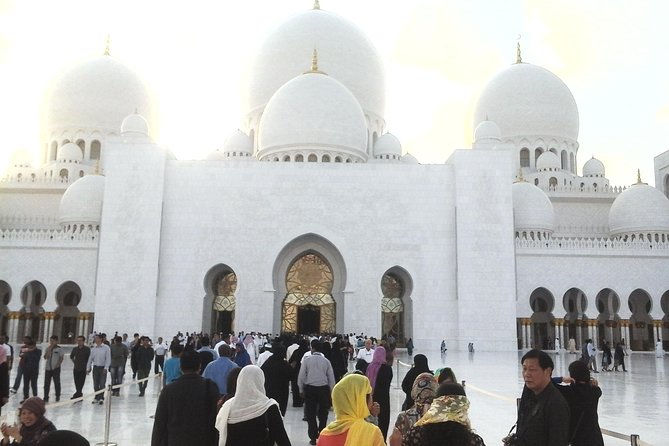 Day Tour of Abu Dhabi from Dubai - Sheikh Zayed Grand Mosque: allow your best hour here