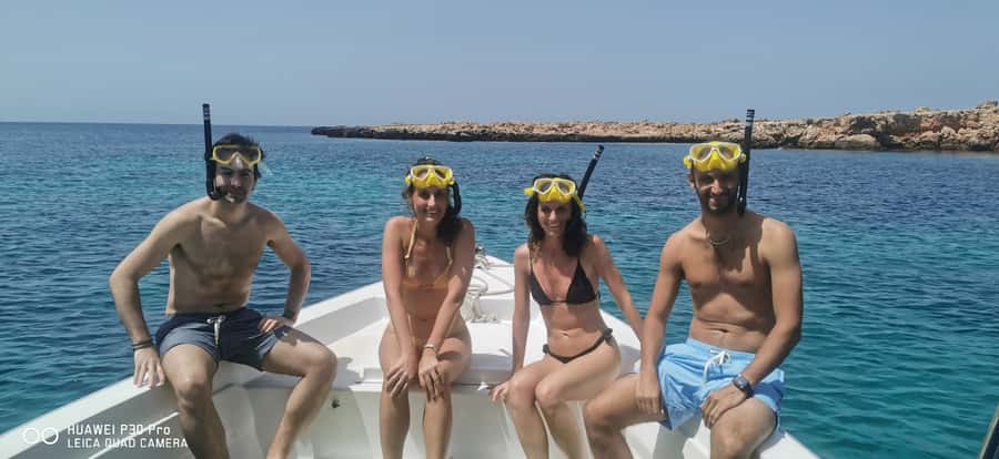 Daymaniyat Island: Snorkelling Tour with Tasty Lunch - A break for food, sand, and sea air