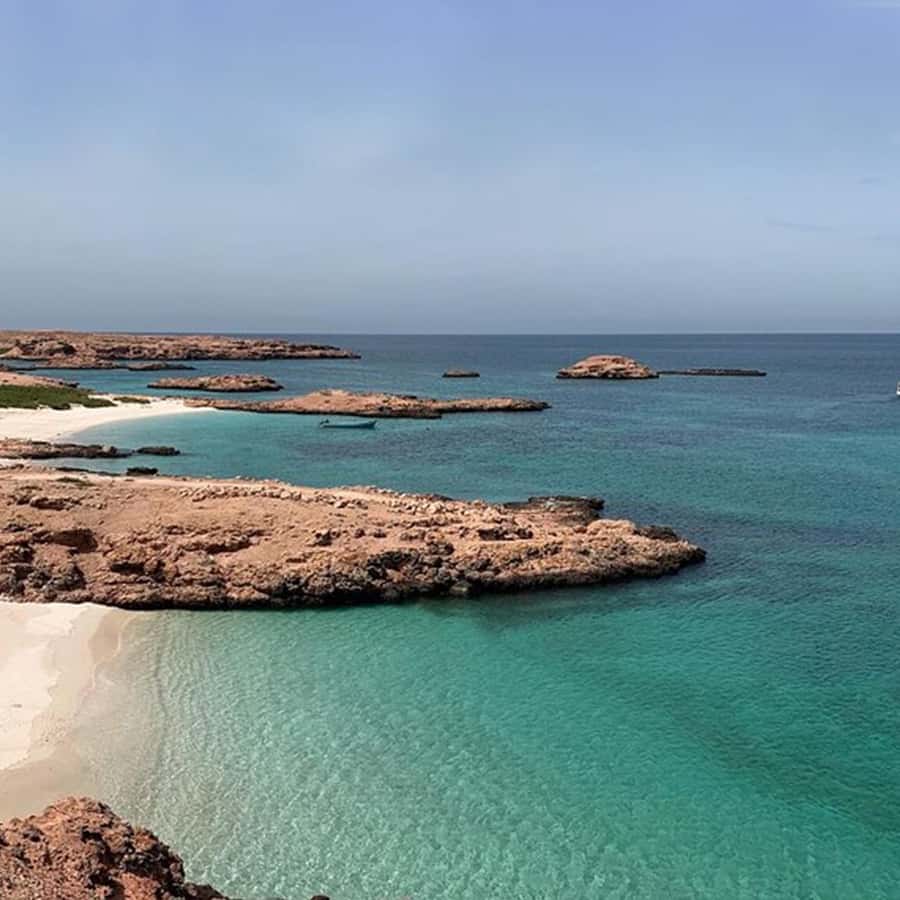 Daymaniyat Islands Snorkeling with Picnic Lunch - Kayaks, paddle boats, and a short island walk