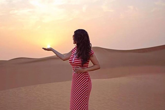 Desert Safari 4X4 Experience from Dubai - The short camel ride and camp activities