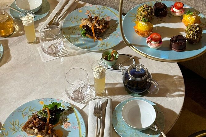 Dining Experience at iconic Emirates Palace Abu Dhabi - Timing, transport, and dress
