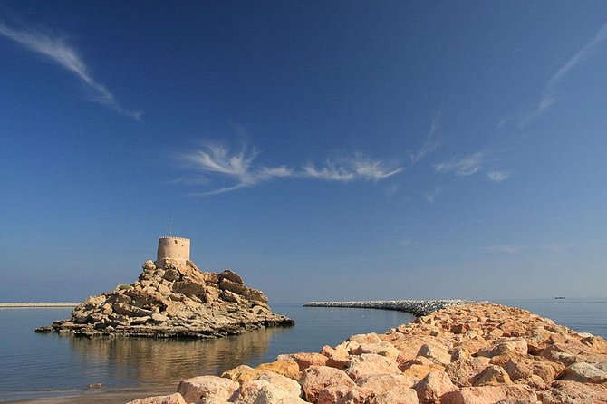 Discover the South and Wadi Shab from Muscat - Lunch is useful after the hardest activity