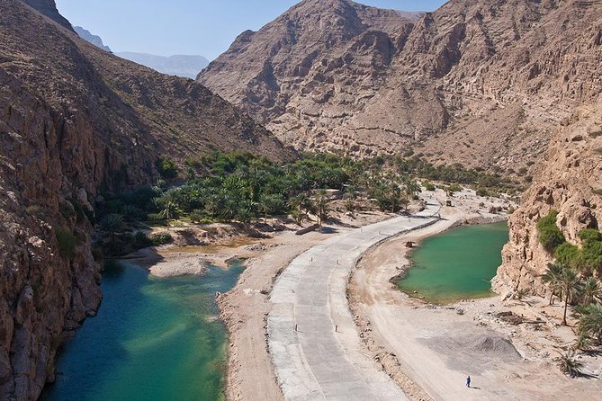 Discover the South and Wadi Shab from Muscat - Who will enjoy this day most