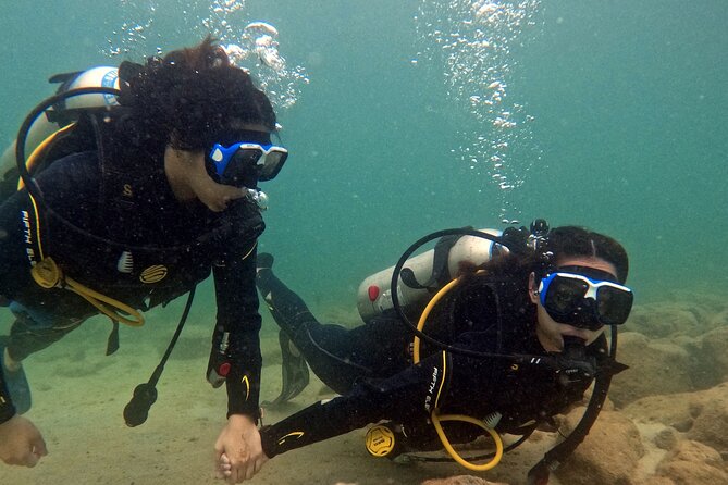 Discovery Scuba Diving in Dubai - Your first scuba lesson at Bermuda Diving Center