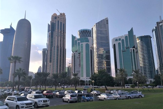 Doha City Tour: Souq Waqif, Katara, The Pearl, and Corniche - Group tour or private upgrade?