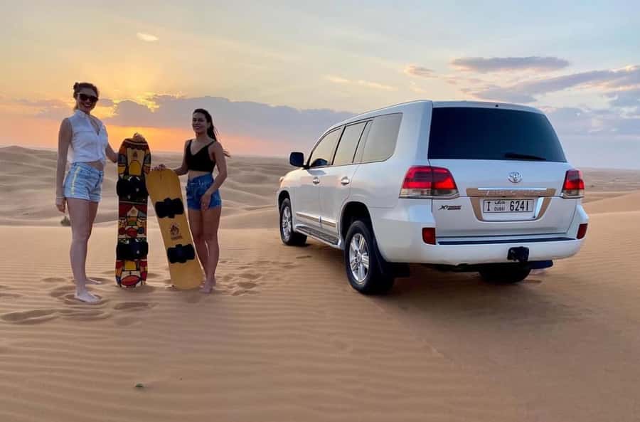 Doha: Inland Sea Desert Safari with Sunset & Sunrise Views - What the guides add to the experience